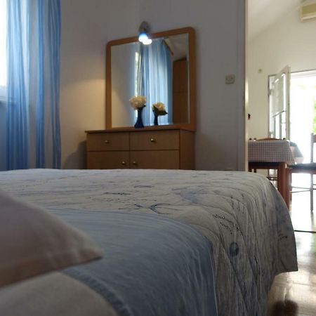 Apartments Ivic Бол Екстер'єр фото