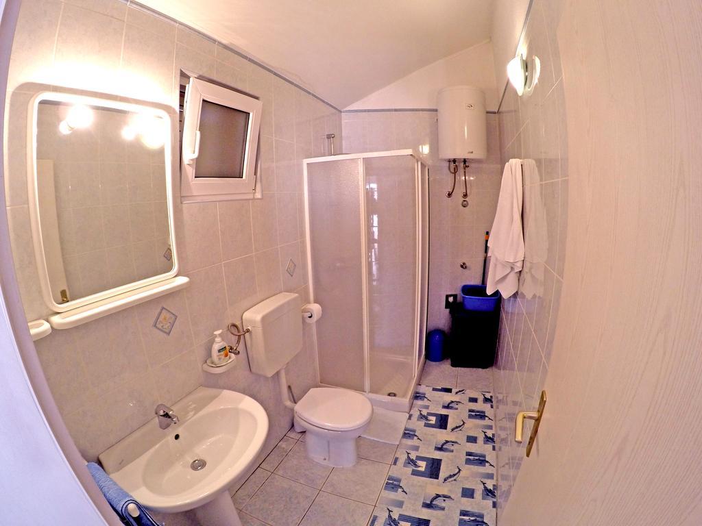 Apartments Ivic Бол Екстер'єр фото
