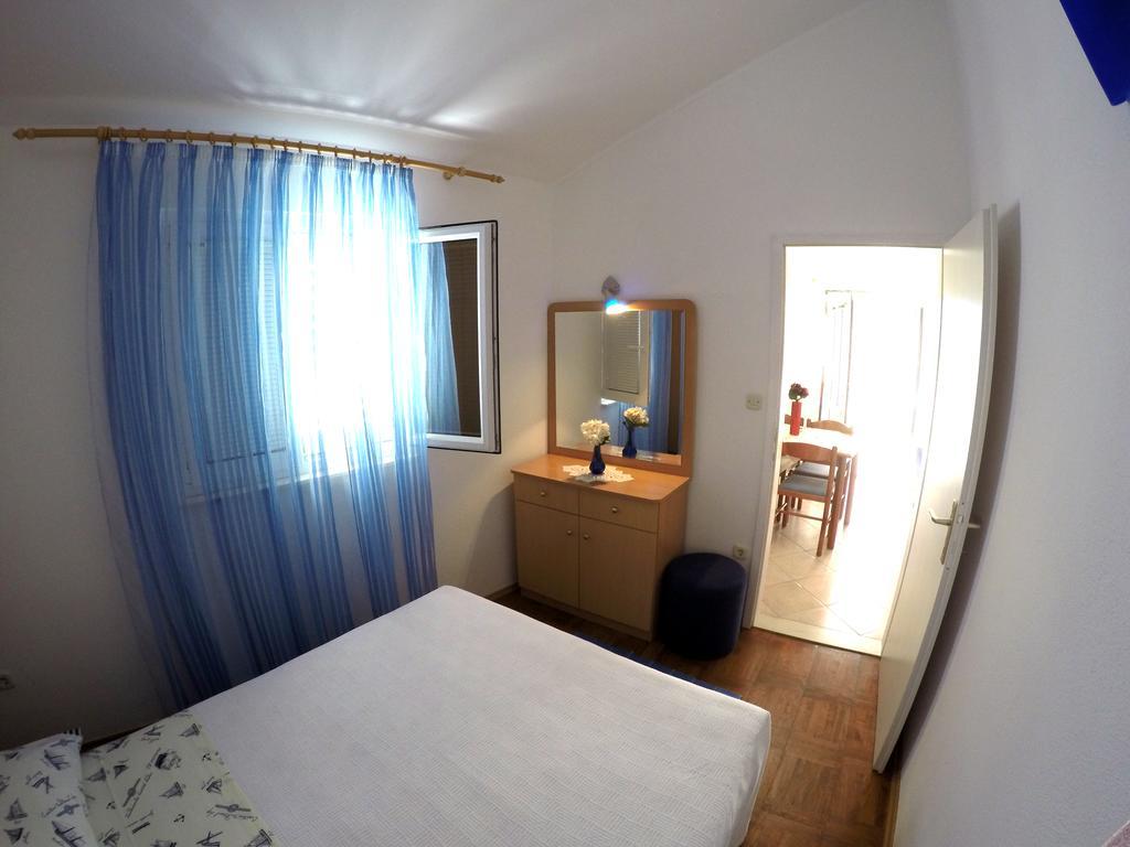 Apartments Ivic Бол Екстер'єр фото